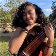 Profesora de música. Soy una docente muy didáctica capacitada para dar clases de música, canto, guitarra y composición a todo tipo de población